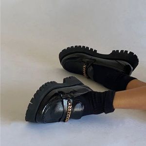 never worn before princess polly loafers size 6!